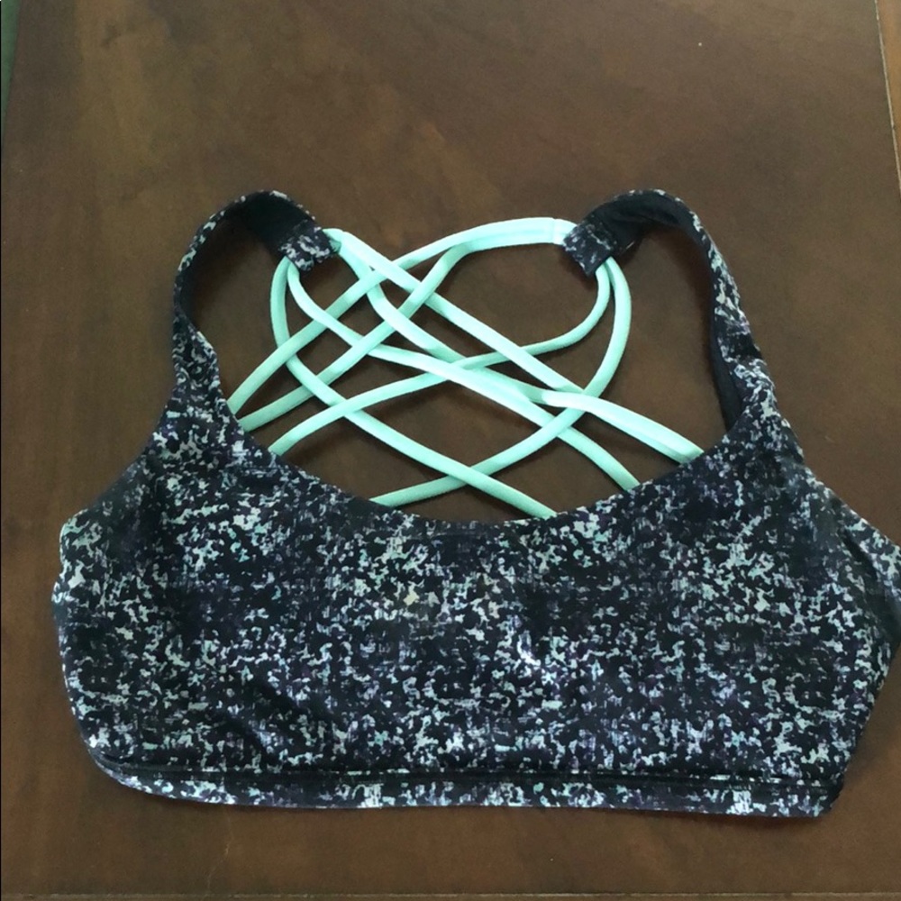Lululemon free to be wild bra size 4
